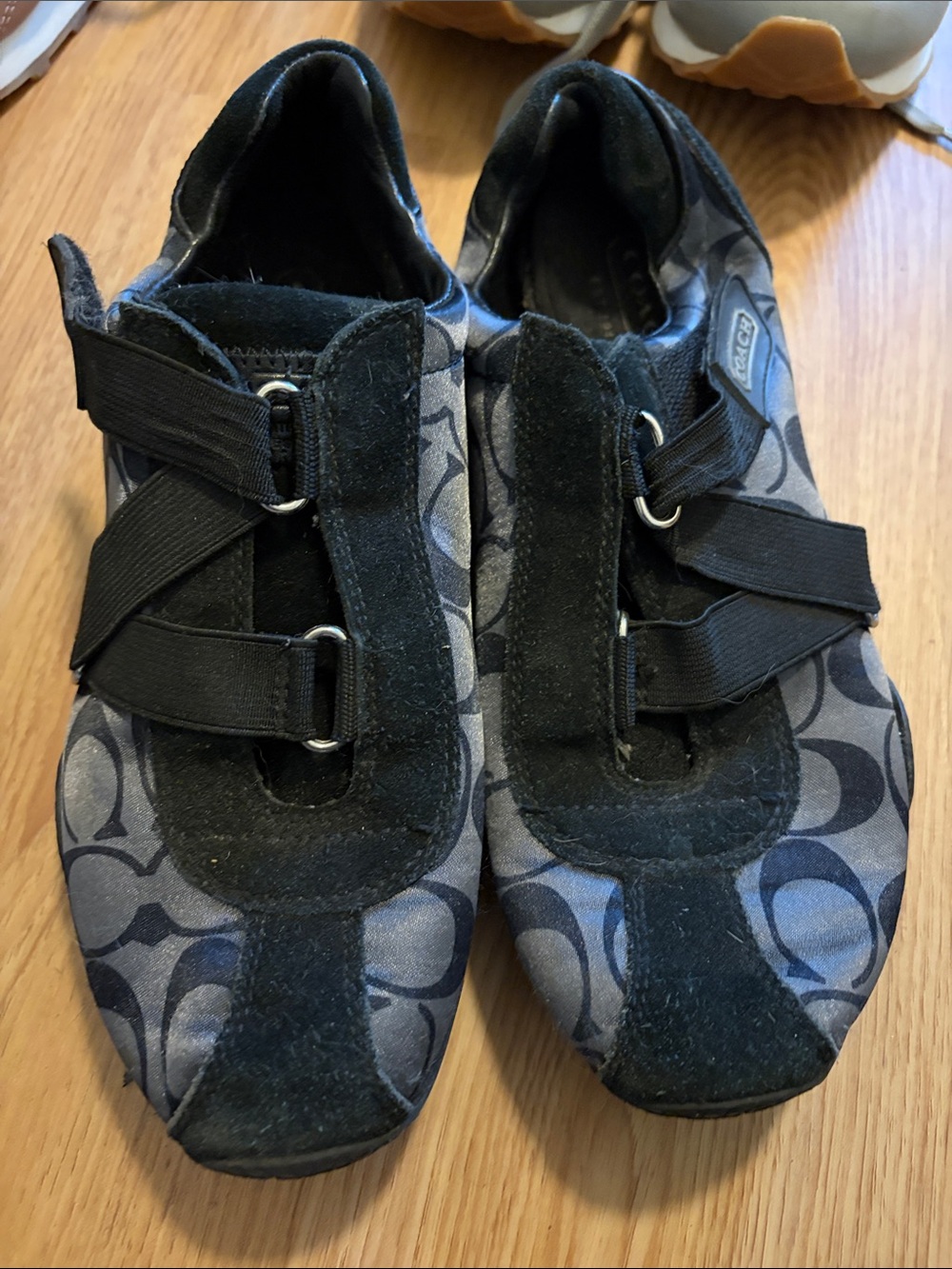 Womens Black and Gray Patterned Slip-On Athletic Shoes
